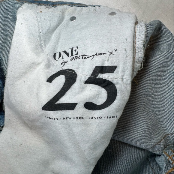 One Teaspoon Outlaws Low Waist Boyfriend Shorts - Picture 7 of 7